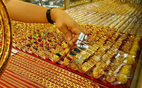 Giá vàng hôm nay 13/7: Biến động dữ dội khi dòng tiền bị chứng khoán thu hút mạnh