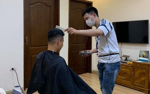 Hà Nội siết chặt hoạt động không thiết yếu, dịch vụ cắt tóc tại nhà bội thu