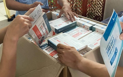 Lộ đường dây mua bán que test nhanh COVID-19 ở Hà Nội