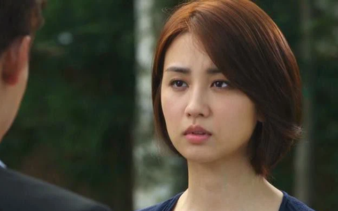 Nghe tiếng ú ớ trong phòng ngủ, tôi ghé mắt nhìn vào rồi đánh rơi cả ví tiền xuống đất