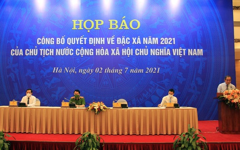 Chủ tịch nước Nguyễn Xuân Phúc ký Quyết định đặc xá năm 2021