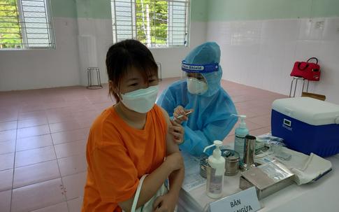 TP.HCM: Tiêm chủng vaccine ngừa COVID-19 an toàn và quản lý chặt khu cách ly