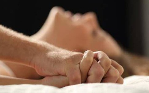 Chê vợ ồn ào khi "yêu", chồng nhận lời đáp trả cay đắng