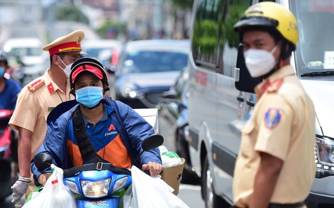 Đầu tuần, TP.HCM nhắc nhở nhiều người ra đường vì lý do không chính đáng