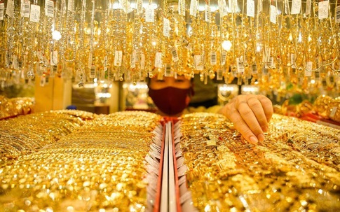 Giá vàng hôm nay 27/7: Giảm mạnh, lực bán vàng tăng cao