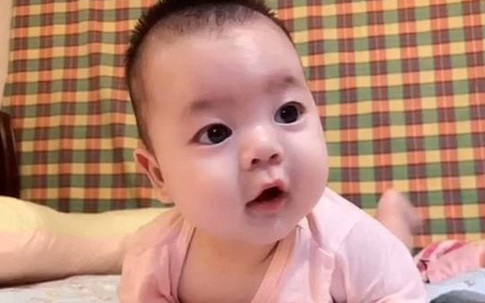 Chó cưng vừa qua đời, bà mẹ kinh ngạc khi thấy dấu hiệu lạ trên người đứa con mới sinh