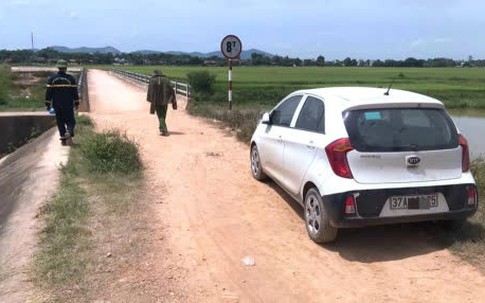 Thông tin mới nhất vụ phát hiện ô tô ở mép sông, thi thể phụ nữ dưới nước