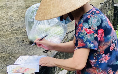 Hà Nội: Mô hình mua hàng thông thái hóa giải nỗi lo đi chợ mùa dịch của người dân