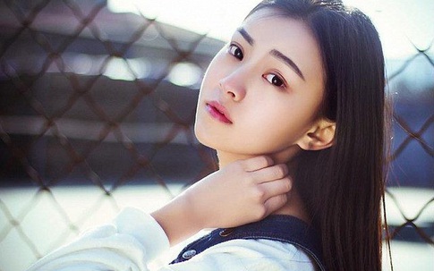 Vô tình nghe cuộc điện thoại của vợ với chị gái, tôi bần thần và hối hận vì đã lấy cô ấy