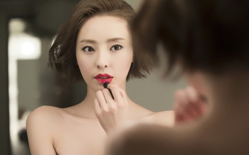 Vợ cũ của chồng uống say mò đến nhà, tôi chỉ làm 1 việc mà cả chồng lẫn cô ta đều sợ xanh mắt