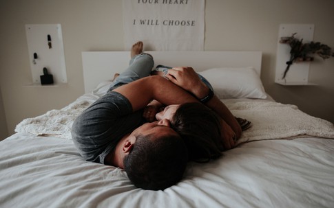 COVID-19 có lây truyền qua quan hệ tình dục?