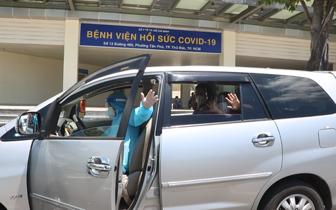 Chuyến xe đưa bệnh nhân COVID-19 xuất viện về nhà miễn phí ở Sài Gòn