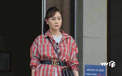 Phương Oanh hết bị chê diễn xuất lại đến chuyện "mặc xấu" trong Hương vị tình thân