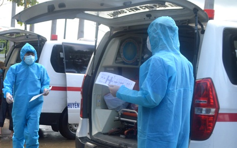 Bé trai 17 tháng tuổi mắc COVID-19 được mẹ đưa về từ vùng dịch TP. Hồ Chí Minh