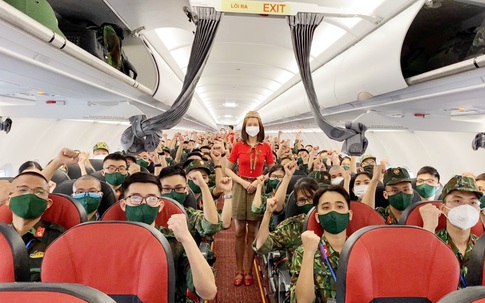 Tiếp tục các chuyến bay chở hàng ngàn cán bộ, bác sỹ, học viên quân y lên đường vào Nam chống dịch