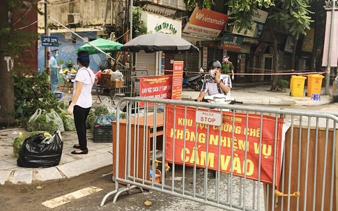 Cận cảnh khu phong toả ổ dịch ‘nóng’ nhất Hà Nội