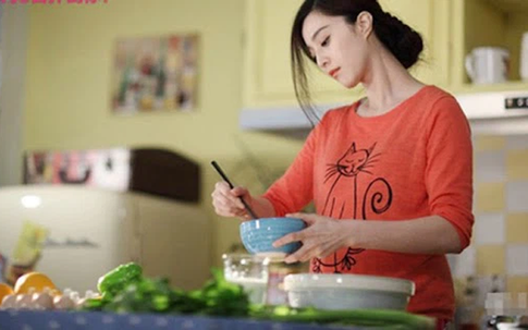 Em chồng xúi mẹ 'nấu cơm cữ cho chị dâu qua quýt được rồi', cô vợ chỉ nhẫn nhịn nhưng pha 'lật ngược' sau này mới kinh điển!