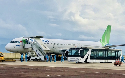 Bamboo Airways đưa đoàn y bác sĩ tiếp viện miền Nam chống dịch và công dân Bình Định hồi hương