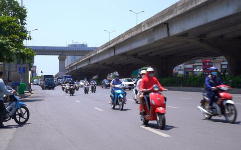 Hà Nội ngày thứ 15 giãn cách, người dân vẫn ra đường với tần suất dày