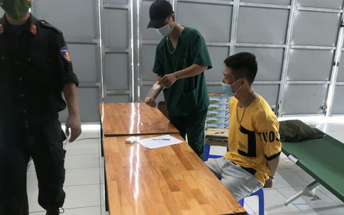 Vô cớ dùng gạch tấn công cán bộ chốt kiểm soát dịch bệnh