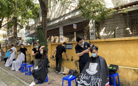 "Tạm biệt tóc dài, chúng tôi vào tâm dịch Bình Dương đây!"