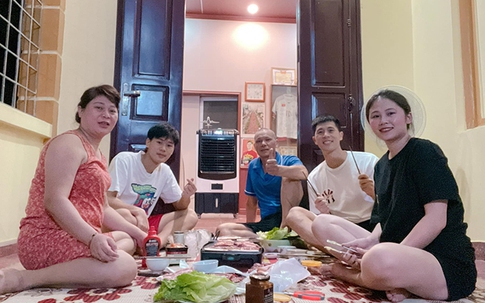 Đình Trọng đưa bạn gái về nhà ăn cơm