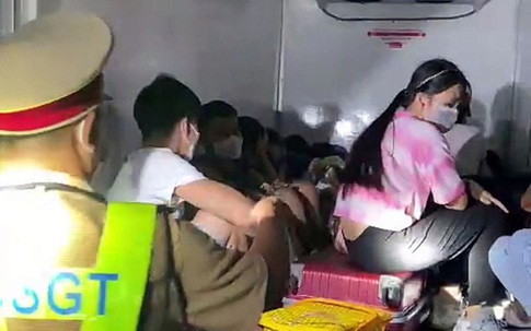 Vụ 15 người trốn trong thùng xe đông lạnh để về quê: Đáng thương nhưng cũng đáng trách
