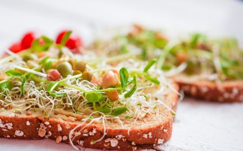 Tăng cường hệ miễn dịch với bánh mì hạt lúa mạch nảy mầm