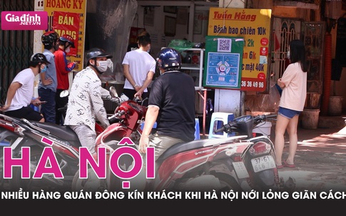 Hà Nội: Người dân xếp hàng dài để mua phở, bún chả khi được nới lỏng giãn cách