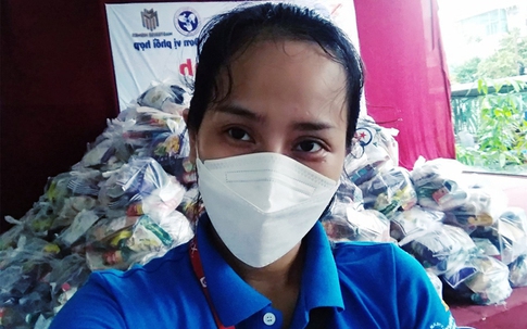 Tiếp viên hàng không đi tình nguyện chống dịch