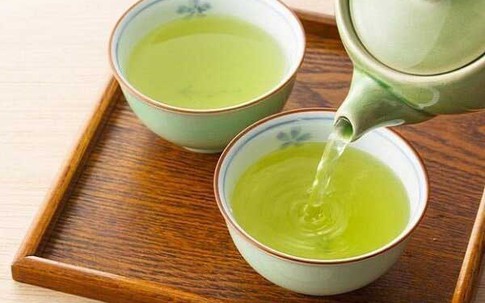 5 loại nước sẽ hóa thành "độc tố" khi uống chung với thuốc, làm mất tác dụng điều trị khiến bệnh mãi chẳng khỏi