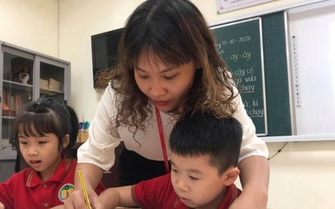Hà Nội yêu cầu giãn thời gian đóng học phí cho học sinh