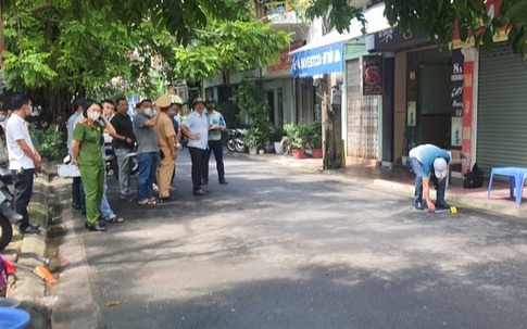 Nổ súng trước quán cơm "0 đồng", 1 người bị thương