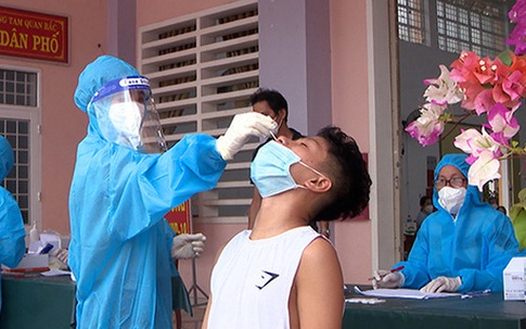 Vợ chồng cùng mắc Covid-19 sau khi xuất hiện triệu chứng đau họng