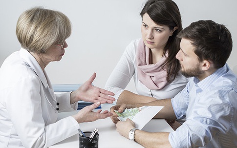 Chậm có con, hãy lưu ý các dấu hiệu vô sinh ở 2 giới