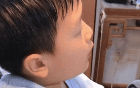 Con trai hỏi "tro cốt của mẹ sẽ thả trên ngọn đồi, xuống dưới biển hay chôn ở sân nhà", câu trả lời của mẹ chạm đến trái tim bất cứ người mẹ nào
