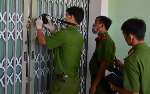 Bé 14 tuổi bị người tình của mẹ đánh tử vong, xịt nước lạnh giữa mùa đông
