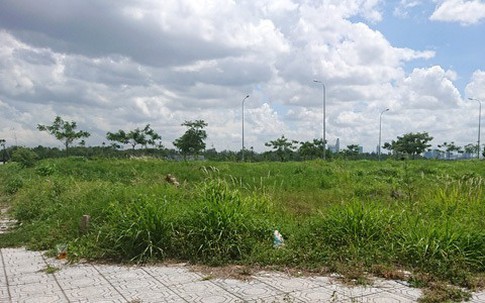 Giấu vợ mua đất đứng tên mẹ đẻ nhưng vừa nhìn thấy người bán, chồng tím mặt "quay xe" không kịp
