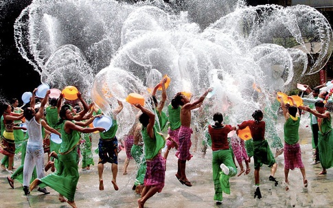 Khám phá nét đặc trưng của lễ hội Té nước mừng năm mới ở Lào, Campuchia và Thái Lan 