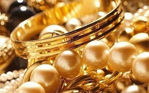 Giá vàng "nhào lộn", dân buôn "toát mồ hôi"