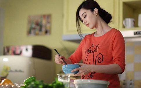 Không phải mừng tuổi hay mua sắm, đây mới là việc khiến con dâu kinh hãi nhất khi đón Tết ở nhà chồng