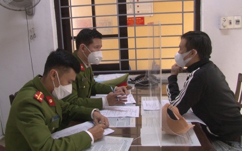 Trình báo bị cướp tiền do mua nhầm... ma túy giả
