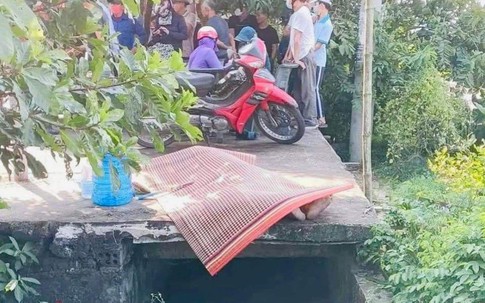 Hà Tĩnh: Phát hiện người đàn ông tử vong dưới mương nước
