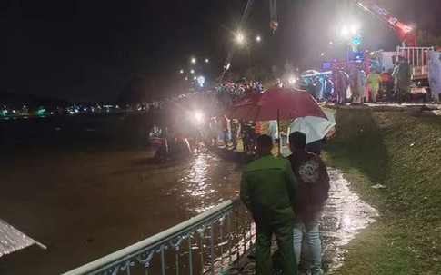 Tìm ra nguyên nhân khiến ô tô 7 chỗ lao xuống hồ Xuân Hương làm 2 người tử vong thương tâm