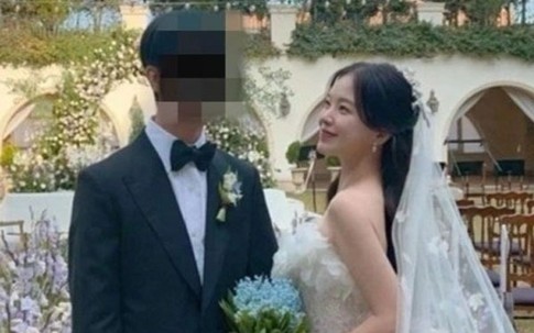Sau đám cưới, 'thiên thần nội y' Hàn Quốc bị tấn công trực tuyến
