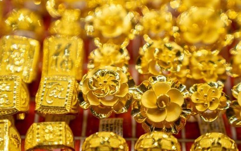 Giá vàng trong nước đang chênh lệch rất cao với giá vàng thế giới