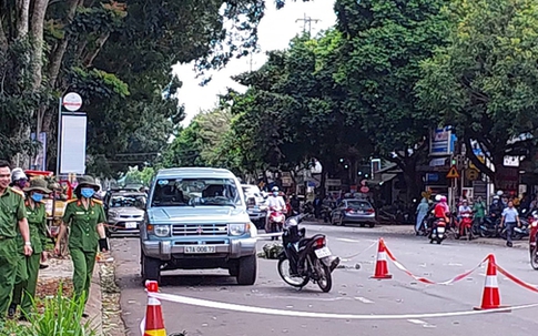 Đang bao vây lâm viên truy tìm đối tượng đâm chết người sau va chạm giao thông