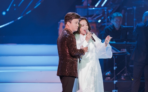 Quang Linh hết lời khen ngợi giọng hát Tố Nga trên sân khấu "Dòng sông đa tình"