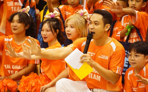 Ca sĩ, diễn viên Duy Khoa tham gia Lễ hội bóng đá “Cúp cam Đoàn kết”