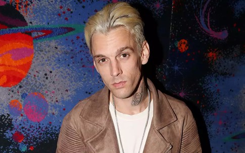 Bạn bè nghệ sĩ bàng hoàng trước cái chết của Aaron Carter